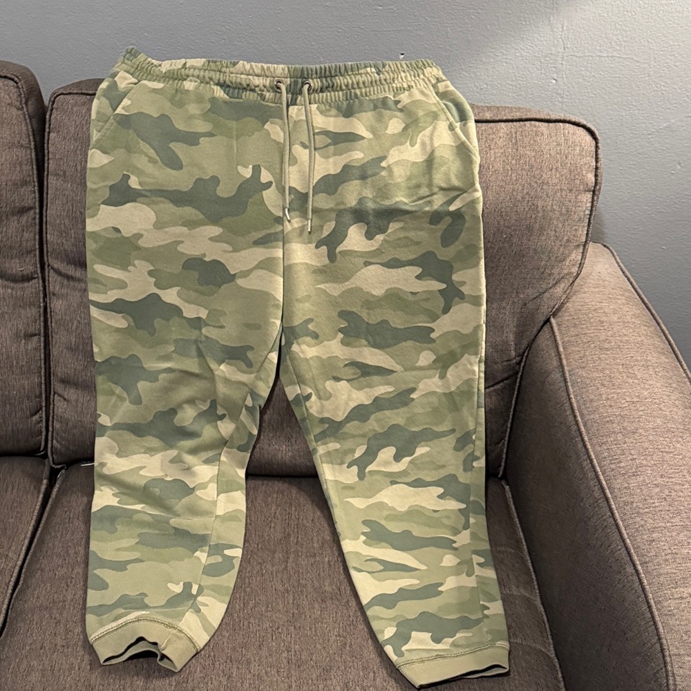 Old Navy Green Camouflage Joggers